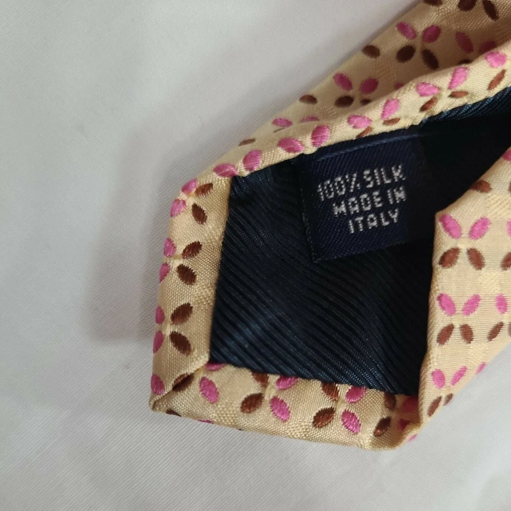 J. Crew 100% Silk Neck Tie Men's Made In Italy Cream Pink Brown Geometric Design